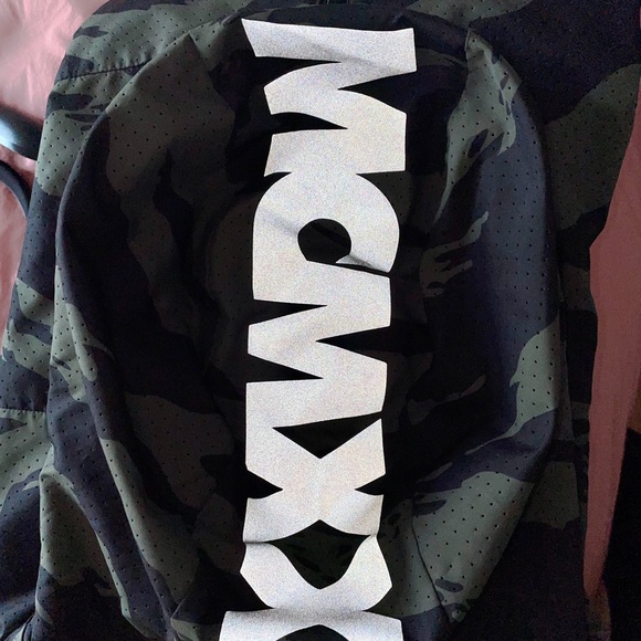 New Era | Camo Windbreaker - Picture 5 of 10